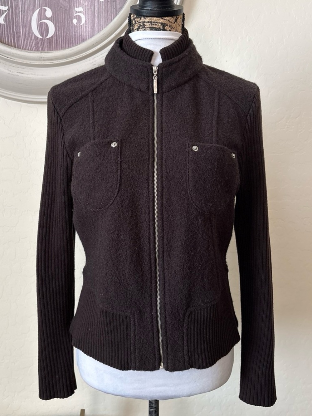 Essential women’s wool jacket, ribbed sleeves and collar zip up front Brown M